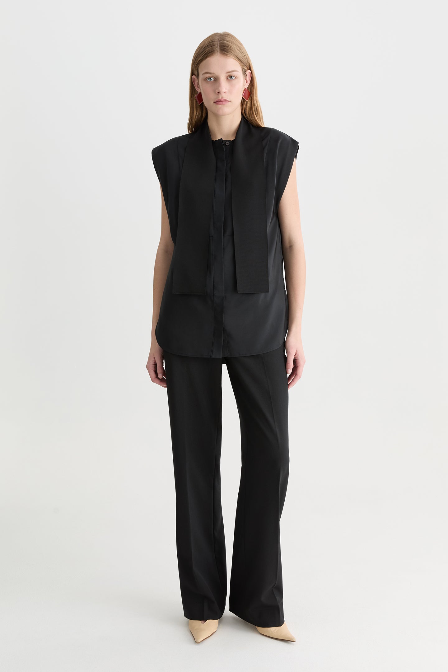 Fumi Silk Sleeveless Tie Neck Shirt Black
