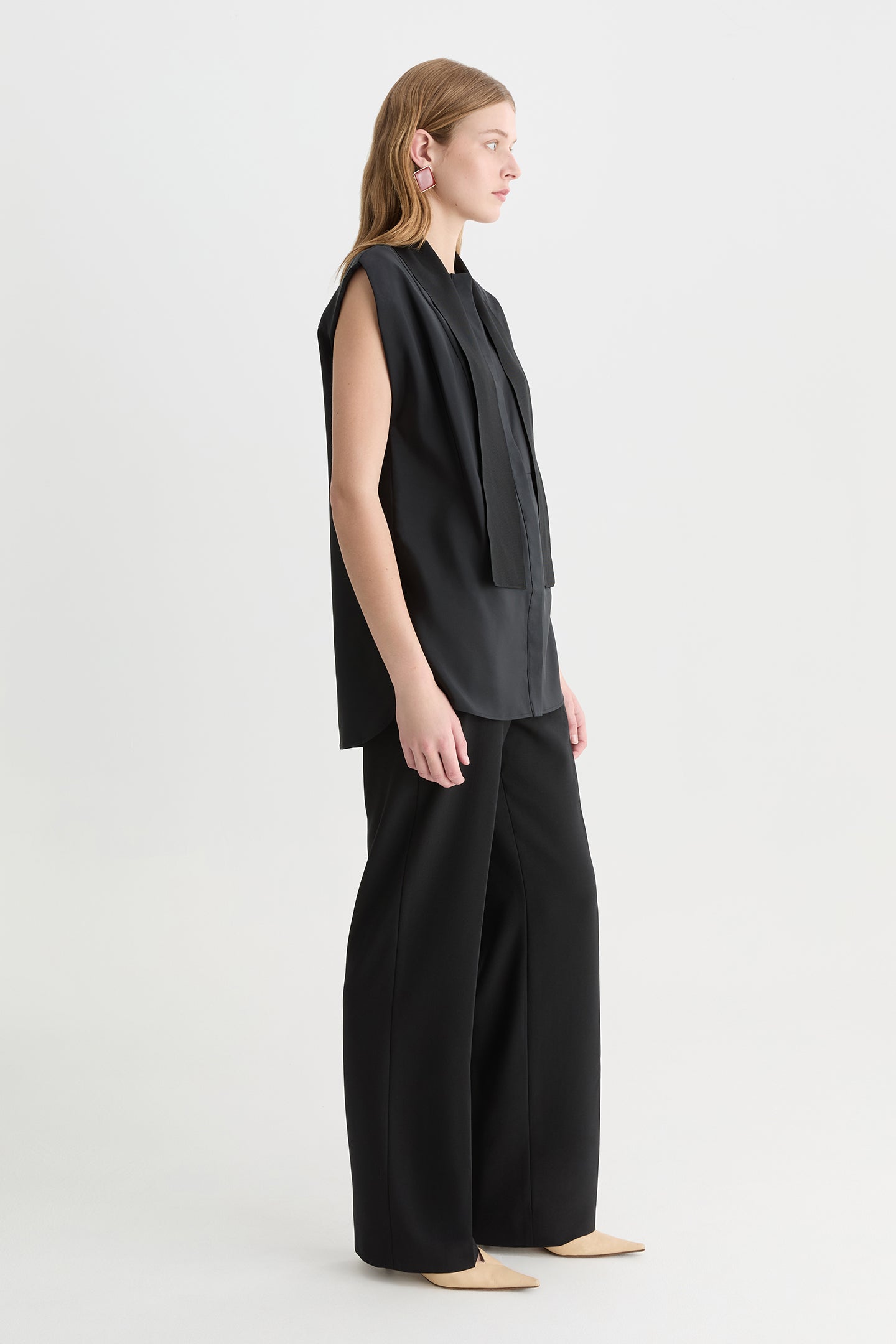 Fumi Silk Sleeveless Tie Neck Shirt Black