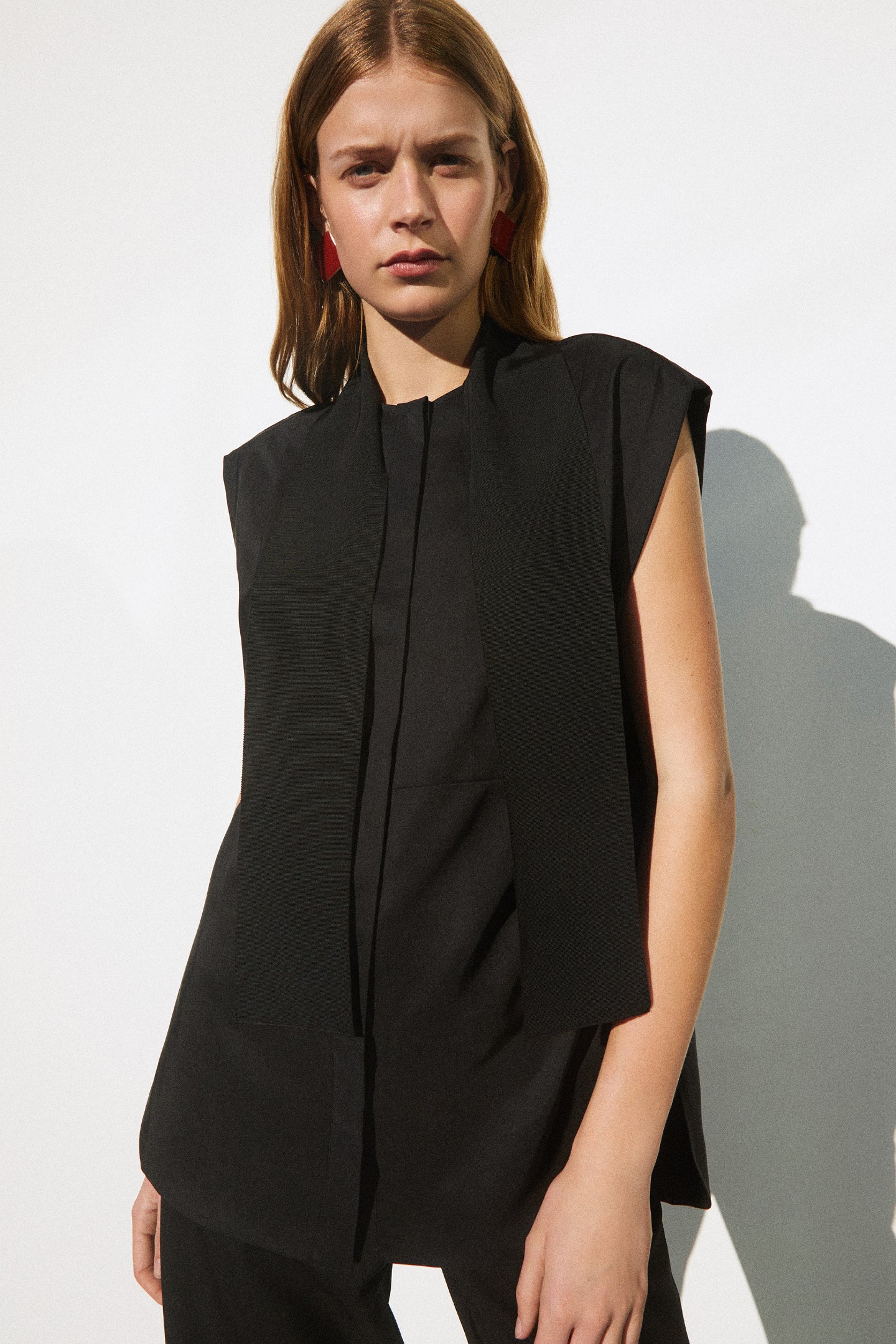 Fumi Silk Sleeveless Tie Neck Shirt Black